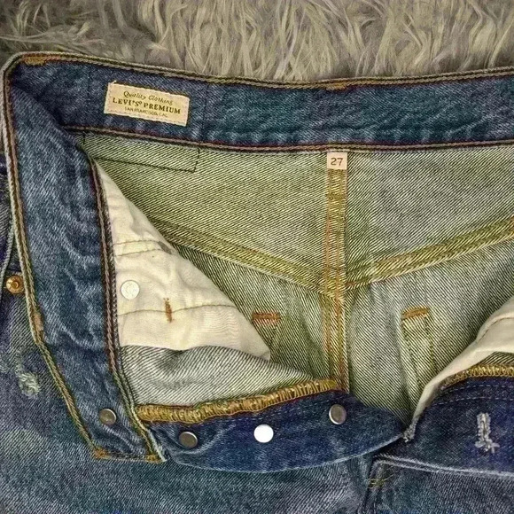 Levi Strauss & Co high waisted 5 button Denim Distressed Mini Skirt Size 27 mini - Picture 7 of 8